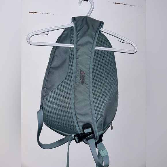 Mountain Equipment Coop hiking pack - Picture 4 of 4